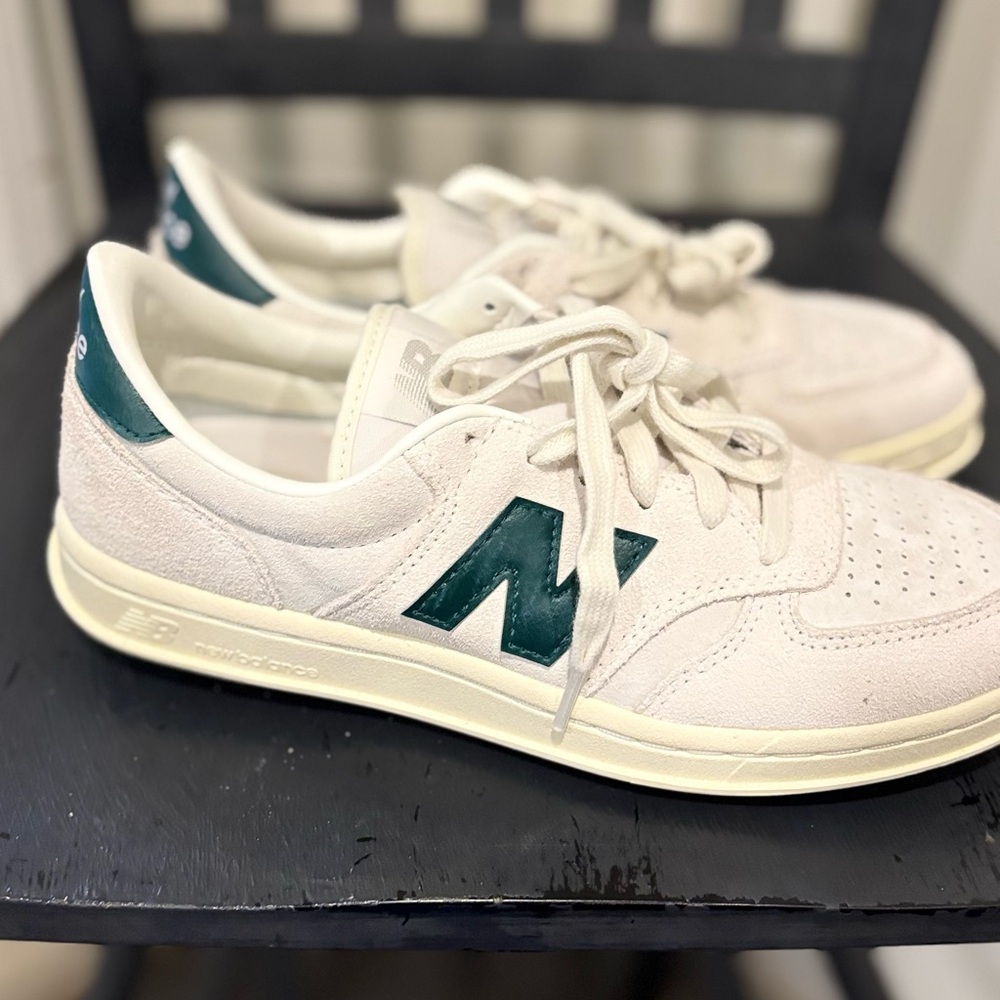 New Balance Off-White and Teal Sneakers nwot